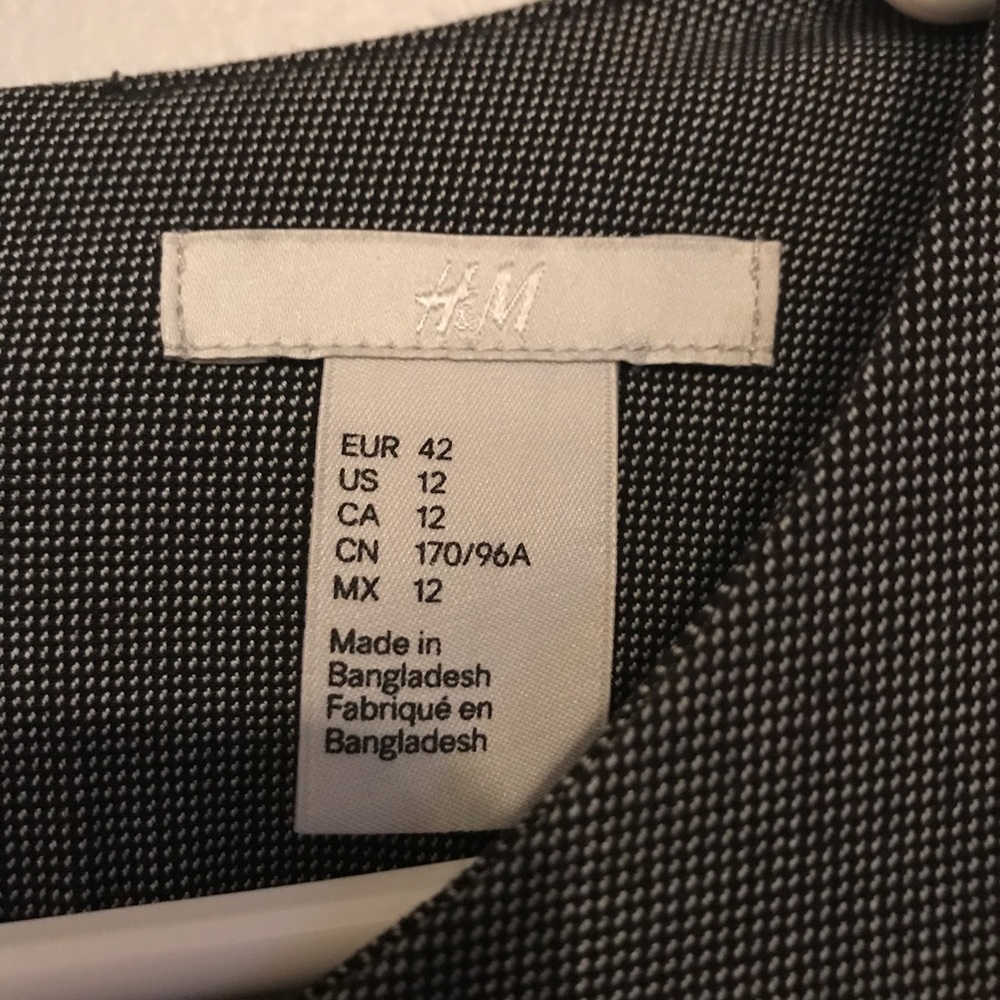H&M GREY DRESS - Picture 2 of 3
